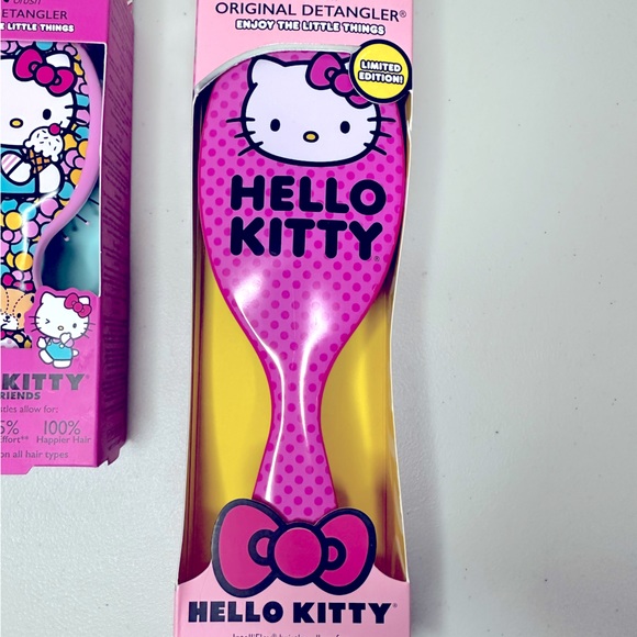 Hello Kitty Wet Hair Brushes - Picture 2 of 4